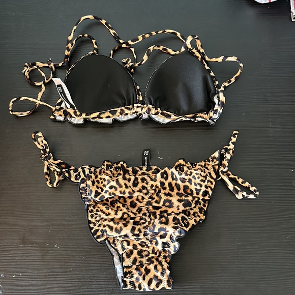 Leopard bikini - Picture 3 of 3